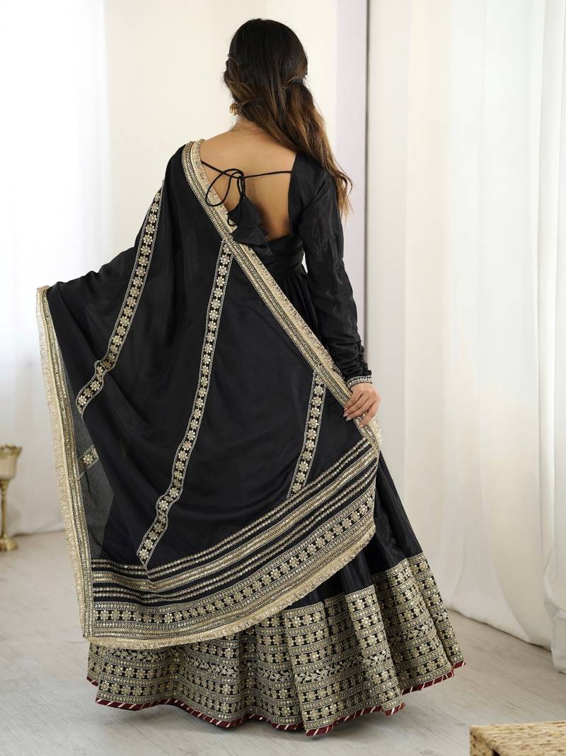 Aarti's Black Premium Anarkali Set