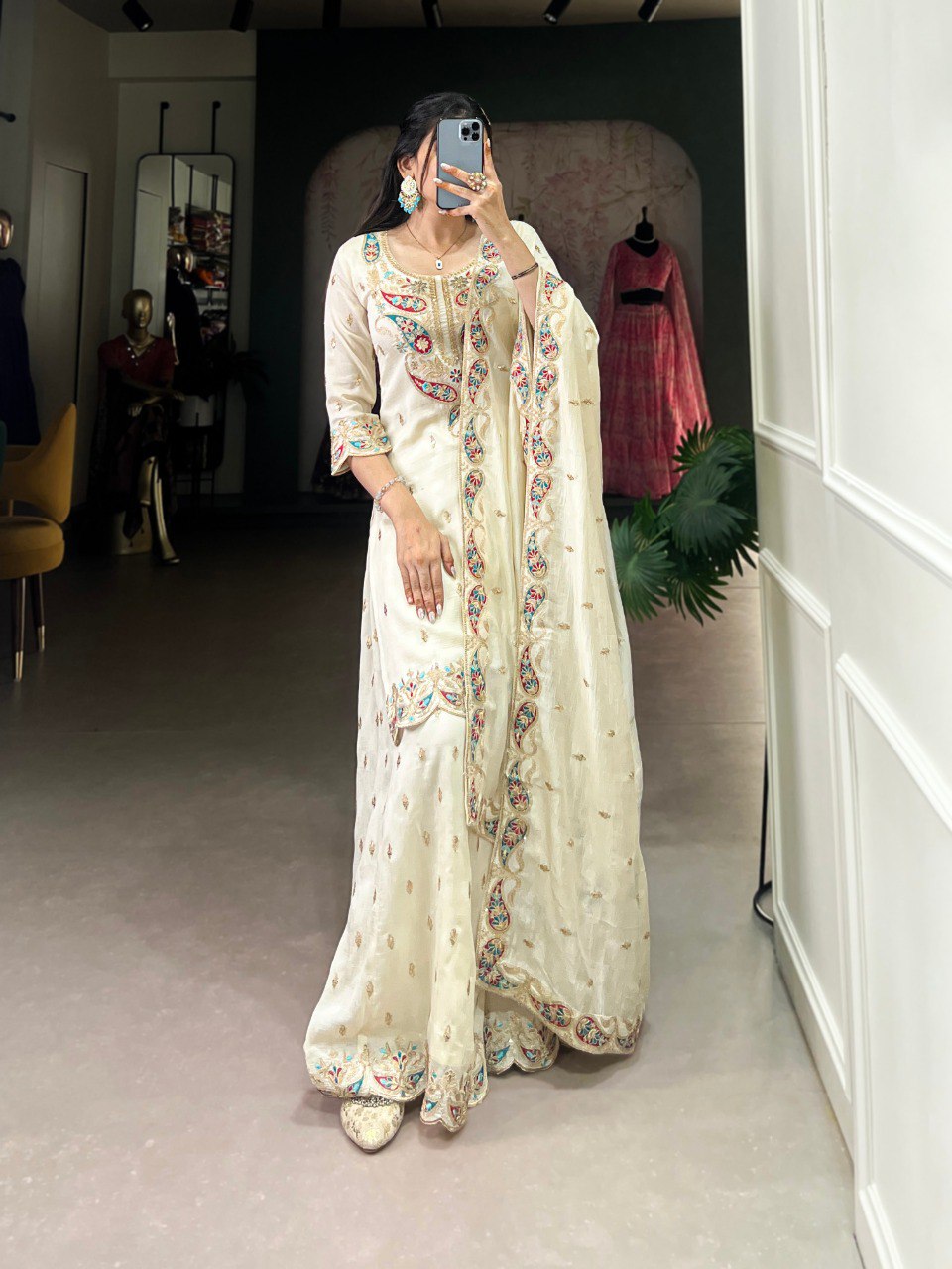 The Perfect Fusion Of Classic Elegance And Modern Suit Set