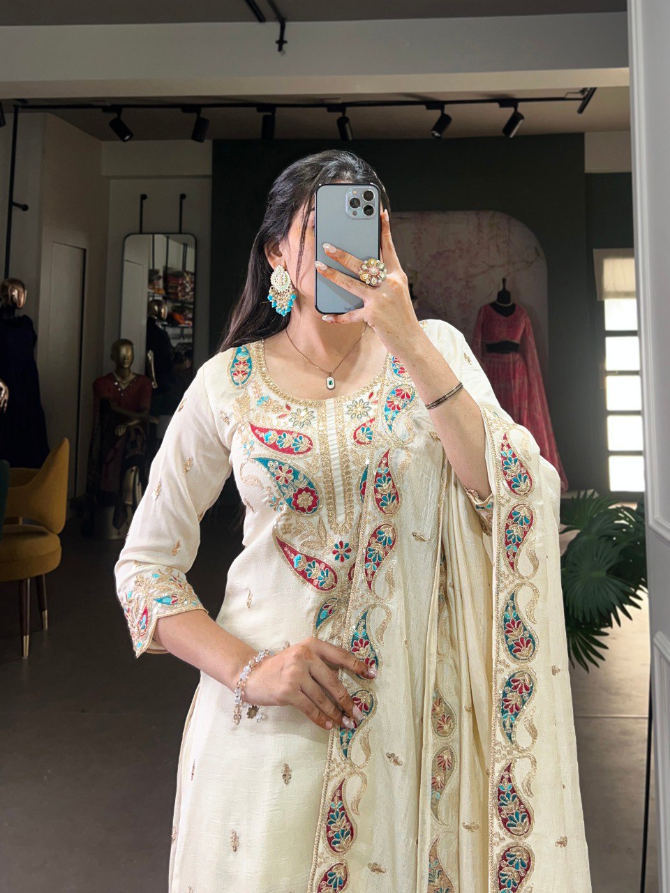 The Perfect Fusion Of Classic Elegance And Modern Suit Set