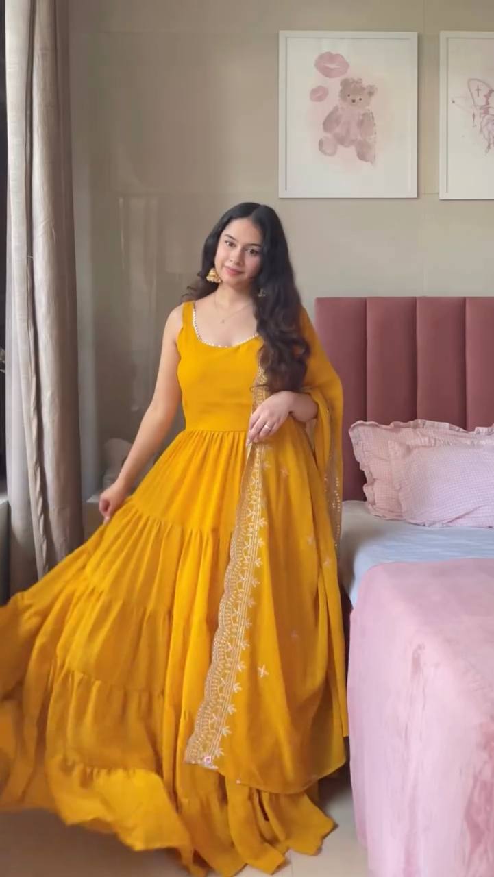 Noor means light, elegance, and grace