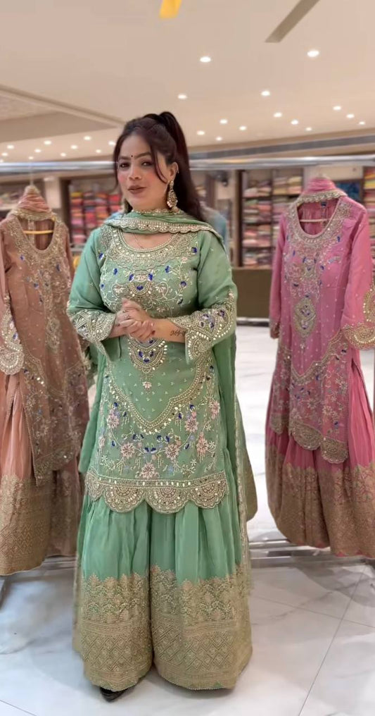 Zarqa-e-Noor Heavy Embroidered Suit Set