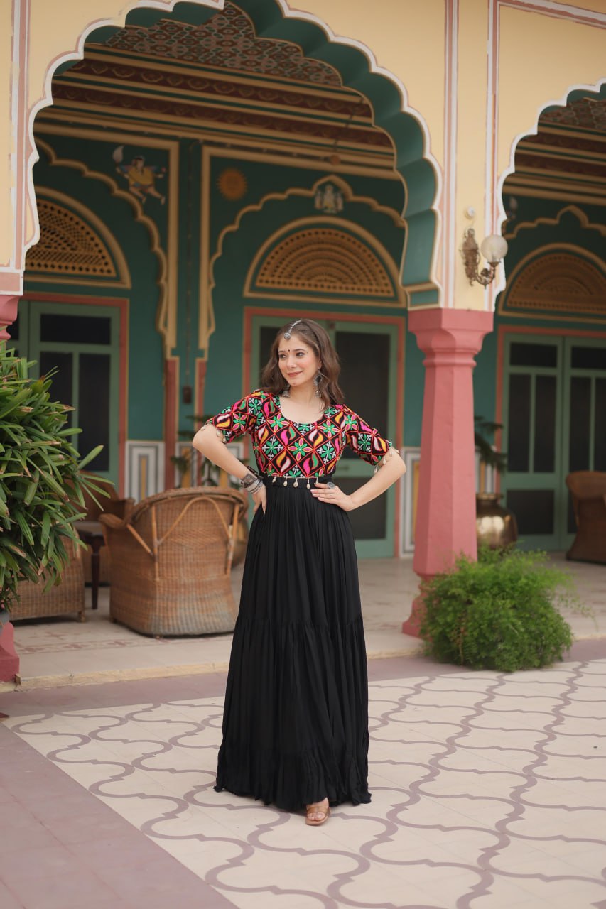 Black Garba Queens Kutchi Gamthi Kodi Work
