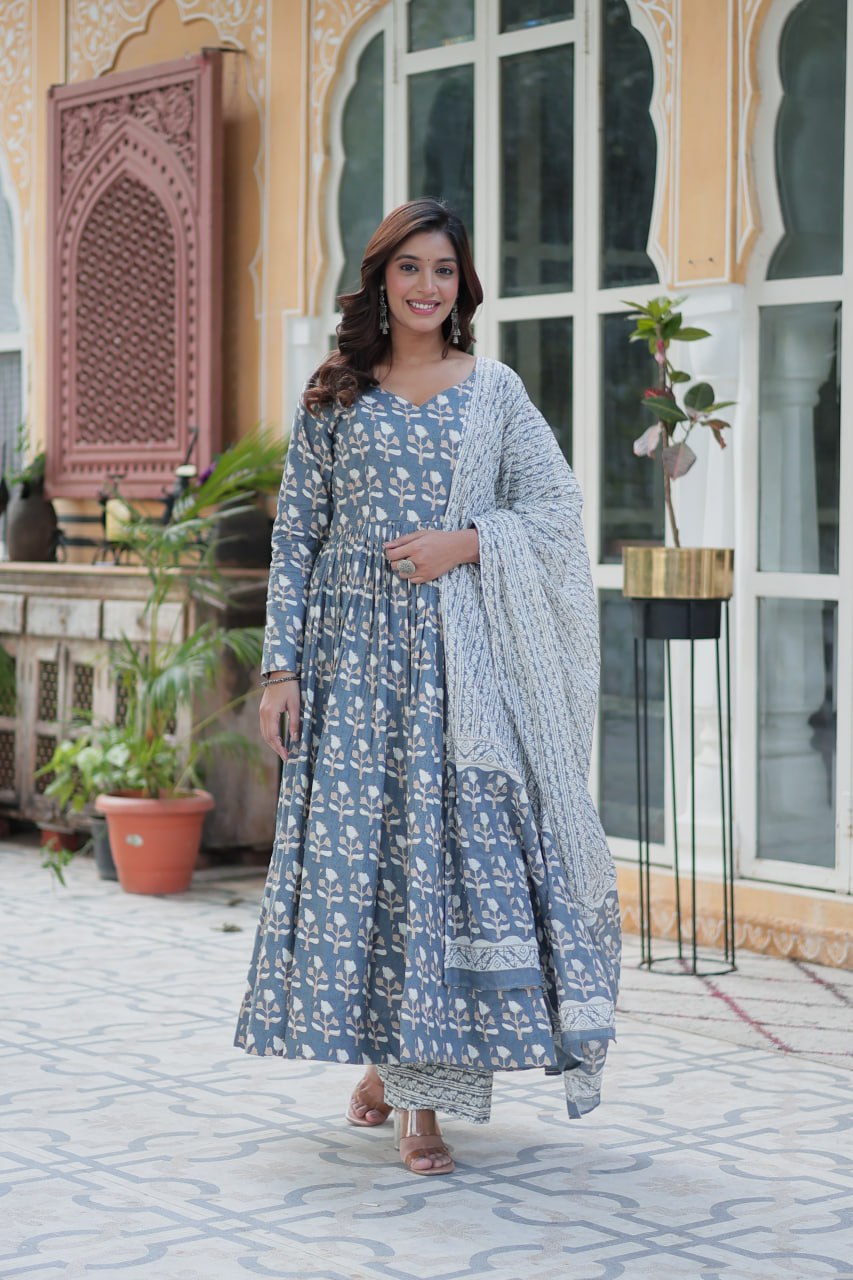 Nivya Twins Aura of Tradition Pure Cotton Gown