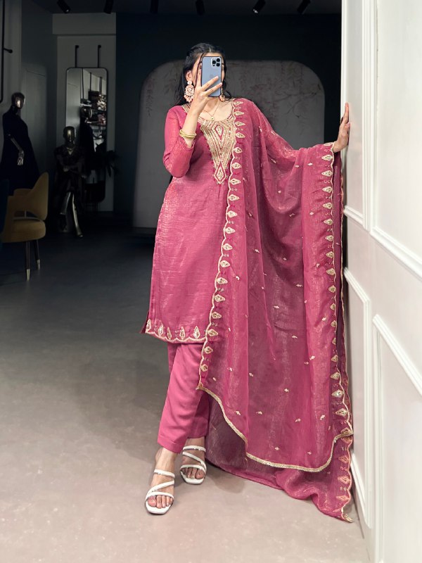 Gulaabi Noor A Rosy Radiance in Handcrafted Threadwork Suit Set