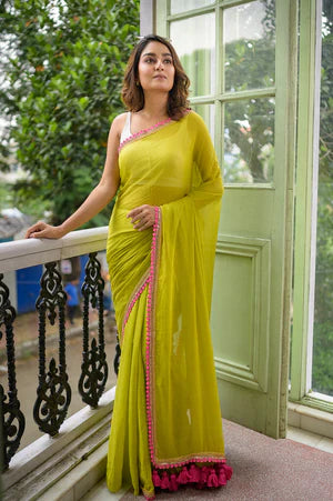 Sakshi Rafelo Latkan Hit Design With Sabyasachi Sequence And Thread Butta Work In Lace Border