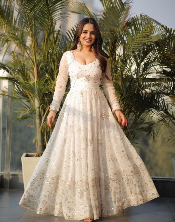 INAYA TRENDY ANARKALI SUIT SET