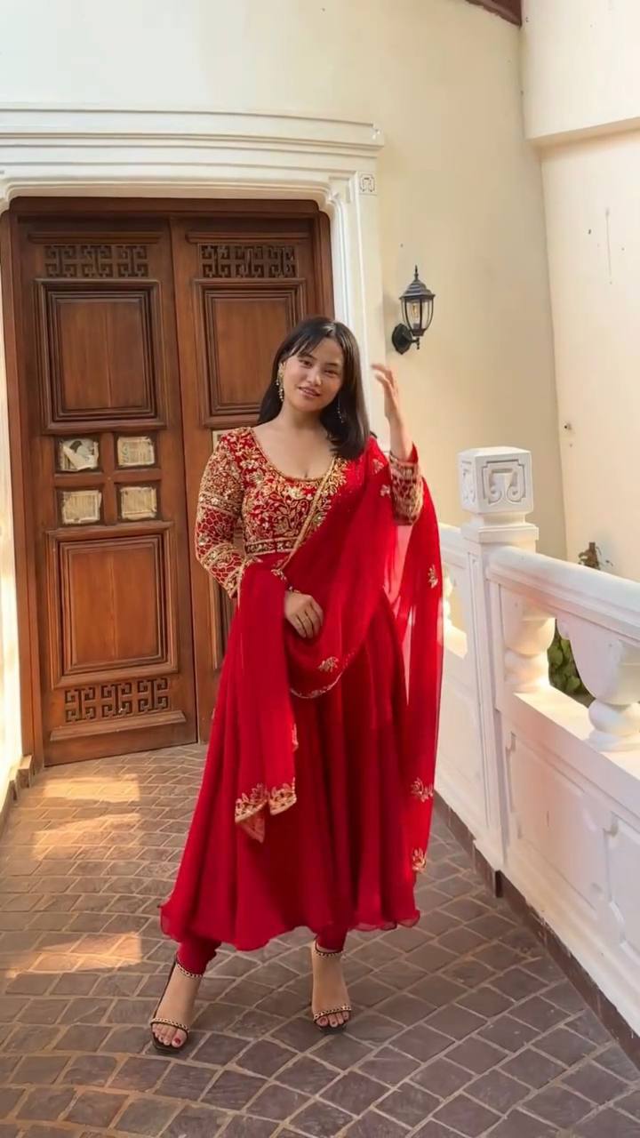 "Gulrooh Zari Anarkali – Scarlet Elegance in Bloom