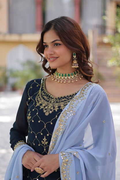 Regal Duo In Twin Beauties in Tradition