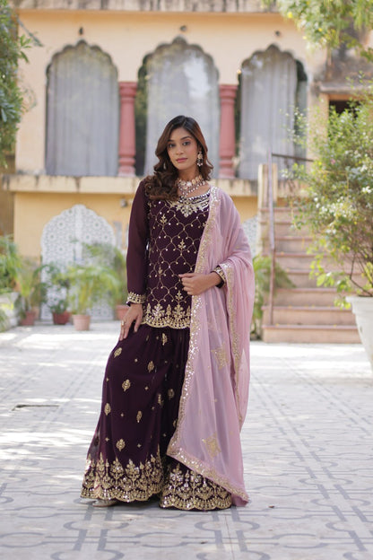 Regal Duo In Twin Beauties in Tradition