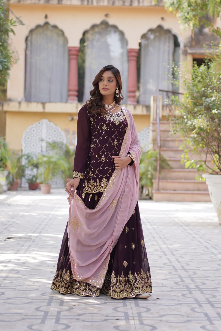 Regal Duo In Twin Beauties in Tradition