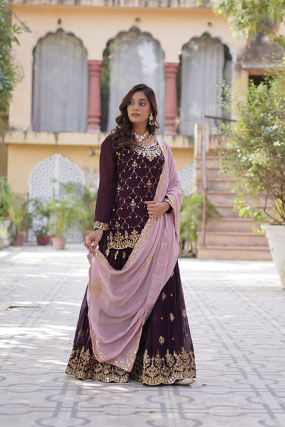 Regal Duo In Twin Beauties in Tradition