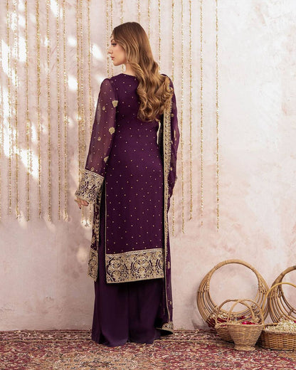 Golden Gaze Where Tradition Meets Glamour