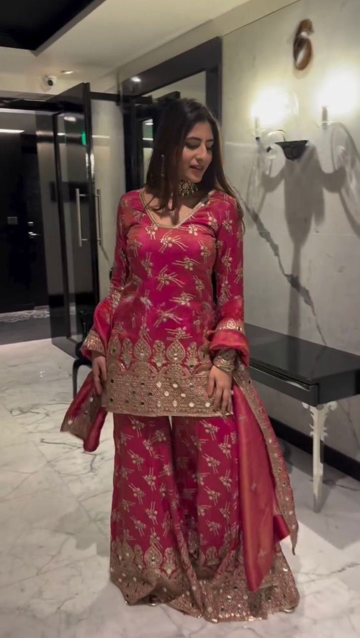 Sarsra Set Suit Universe The Art of Timeless Fashion & Grace