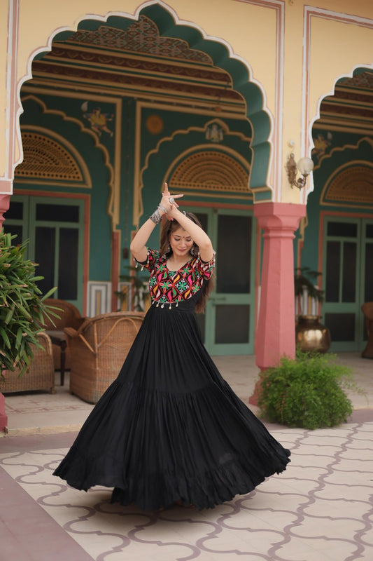 Black Garba Queens Kutchi Gamthi Kodi Work