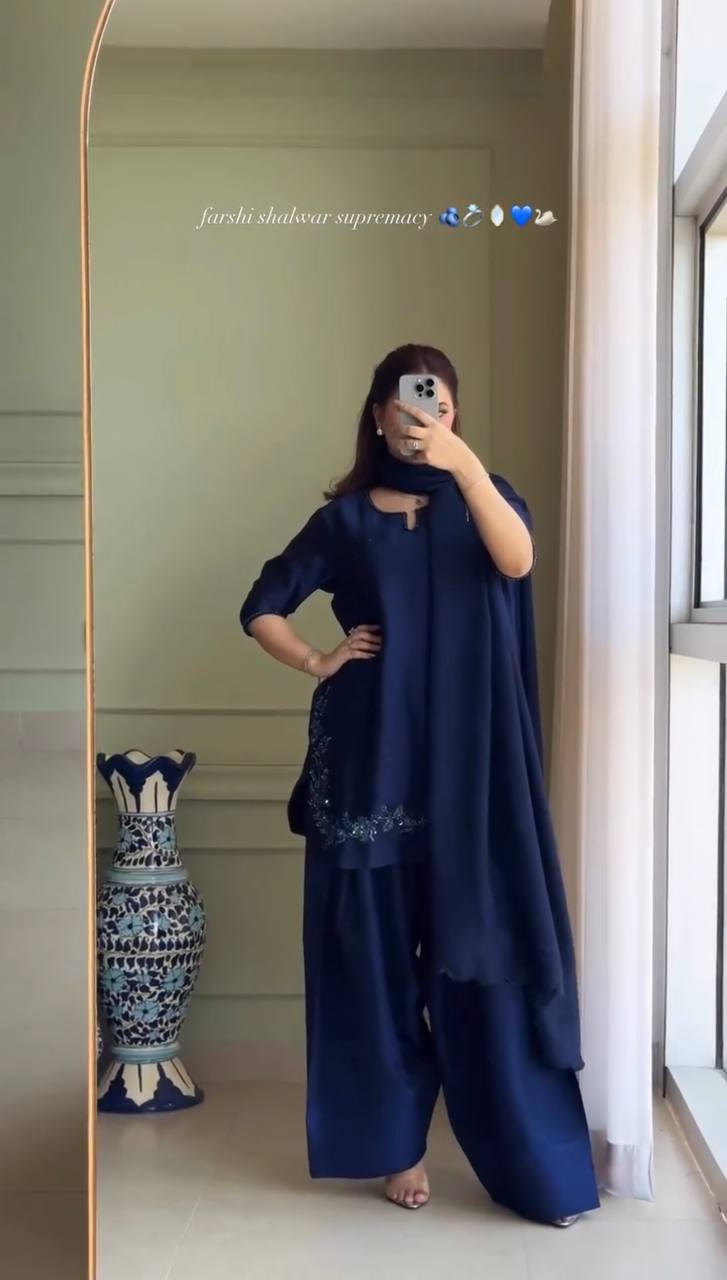 Midnight Elegance Thread Embroidery Farshi Shalwar Set